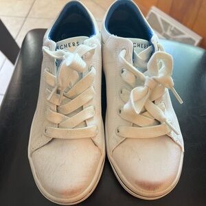 Size 8 women Skechers slightly used in great shape smoke free home